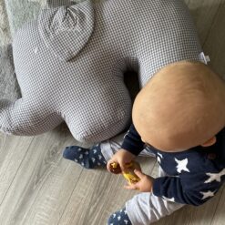 elefantenkissen_grau_personalisiert_beispiel.jpg